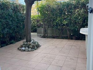 Loue T2 RDC sans marche-5 min à pied des thermes-10m de l’étang