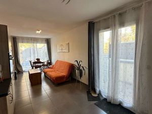 Grand studio / T1 bis de 45 m² avec cour privative et 2 stationnements