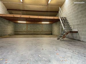 Atelier garage entrepôt box stockage