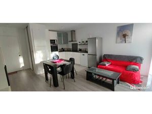 A louer - f2 meublé a voisins-le-bretonneux (78)