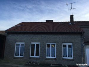 Dans village offrant toutes les commodites accessible a pied   20 minute de reims. Cette m