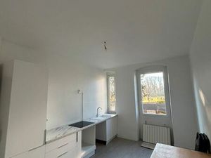Appartement 51 m² rénovés  vue lac  proche A40 Lyon-Genève – Disponible immédiatement