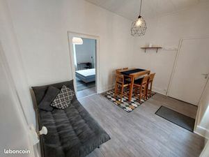 Appartement T2 lumineux & traversant  tout équipé donnant sur cour intérieure  à 2 minutes