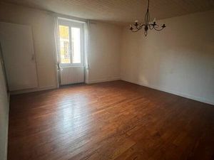 Plein cœur de Thiviers : maison T3bis à louer