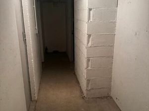 ? À LOUER — Espaces de stockage / caves sécurisées — Saint-Quentin (02100)