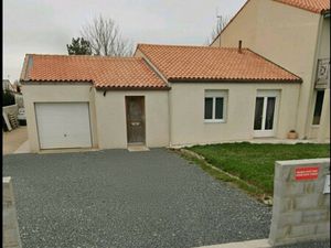 Maison à rafaichir située à MESCHERS S/GIRONDE