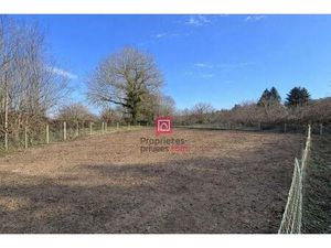 Terrain constructible à vendre Chapdes Beaufort 1060 m2