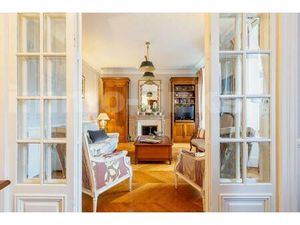 Avenue Foch - Maison Bourgeoise  200 m2 habitables  double box  jardin  sans travaux