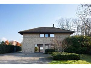 RUIMTE  RUST EN ONTSPANNING: MODERNE VILLA MET ZWEMBAD  SAUNA EN JACUZZI