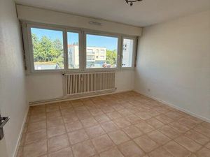 F2 48 m2 + parking fermé