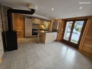 T3  48 m² en rez-de-jardin dans chalet récent