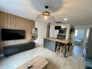 Appartement T4 meublé rénové avec espaces privatifs – REZÉ centre