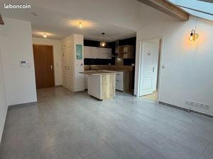 Appartement T2 récent avec terrasse et parking