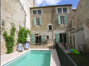 Magnifique manoir avec terrasse et piscine sur cour