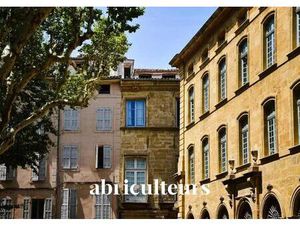 Locaux commerciaux de 65 88m² à Aix-en-Provence (13100)