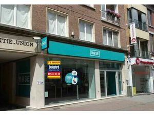 TOP GELEGEN COMMERCIEEL PAND DEMERSTRAAT