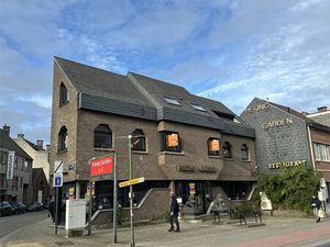 RUIM COMMERCIEEL PAND 450 M2 MET PARKING OP TOPLOCATIE