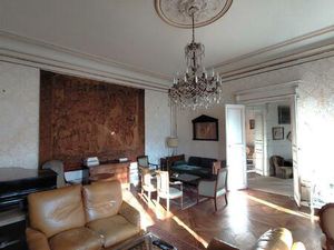 Vaste T5 Dans Hotel Particulier Classé