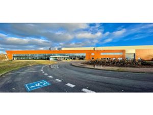 Exclusivité EOL bâtiment logistique Seveso de 22 582 m²  équipé de racks
