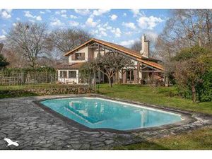 Vente maison 7 pièces 201 m² Saint-Jean-d'Illac (33127)