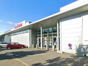 Location commerce 832 m² à Auch (32000)