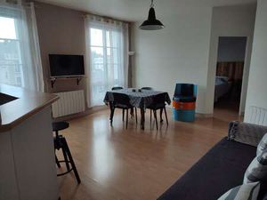 Location Appartement 2 pièces Meublé à La Chartre-sur-le-Loir (72340) : à louer 2 pièces M