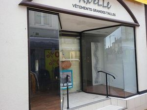 SABLE SUR SARTHE - Local commercial ou bureau