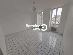 Location Appartement 2 pièces à Saint-Pol-de-Léon (29250) : à louer 2 pièces / 48m² Saint-