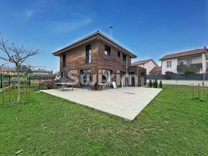 Maison individuelle T6 de 138m2 avec garage double de 40m2!