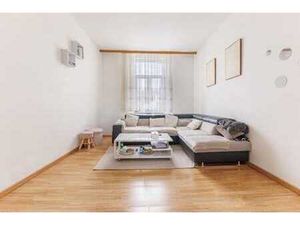 Immeuble à vendre avec commerce + appartement à LA LOUVIERE