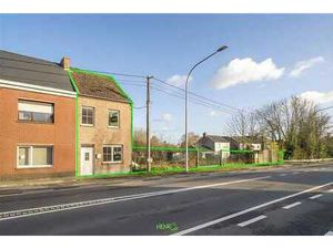 Maison 3 façades avec fort potentiel à Leuze