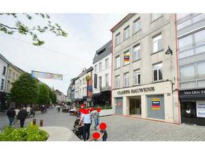 MODERN COMMERCIEEL GEBOUW LANGE ZOUTSTRAAT NAAST NOBEL