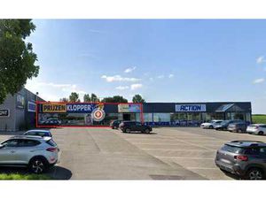 COMMERCIEEL GEBOUW NABIJ ACTION