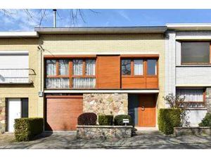 GRIVEGNEE - A LOUER Jolie maison avec jardin