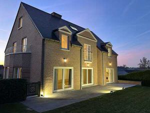 Belle villa de caractère  6 grandes chambres  à Waterloo