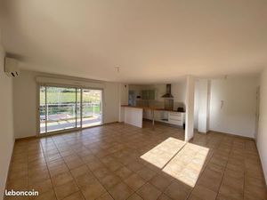 Coup de cœur – dernier étage avec terrasse & vue dégagée