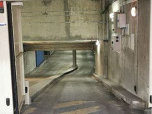 Parking Louis Blanc 75010