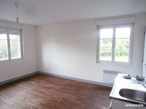 Studio communal avec cave et place parking