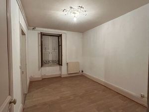 F2 spacieux disponible