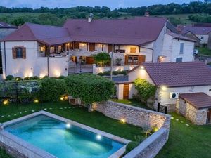 Vente maison 8 pièces 201 m² Cluny (71250)