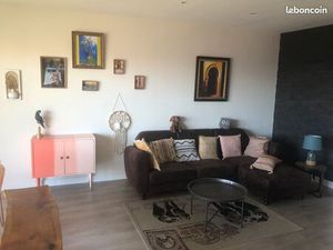 T3 meuble avec terrasse proche halles