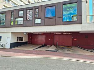 Location parking centre Sèvres