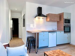 Studio meublé avec balcon rue des Carmes