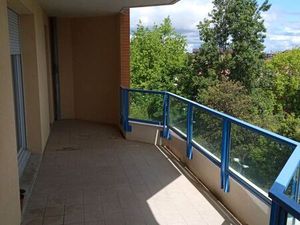 Location t2 dans résidence proche centre