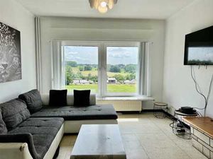 Maison solide avec JARDIN magnifiquement située!