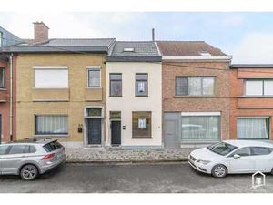 Verder af te werken gezinswoning te Zelzate