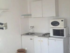 Location appartement 1 pièce 21 m² à Paris 20 (75020)