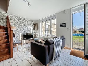 Appartement en duplex rénové avec terrasse à Barneville-Plag