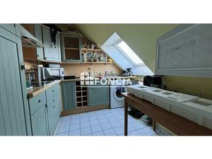 Grand Studio lumineux dernier étage avec ascenceur