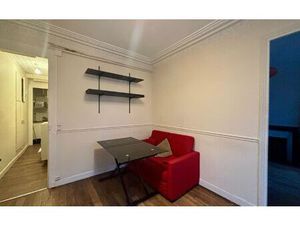 Location appartement  m² T-2 à Paris 17  877 €
